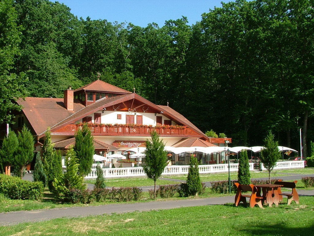 Erdogyongye Etterem Es Panzio Hotel Zalaegerszeg Exterior foto