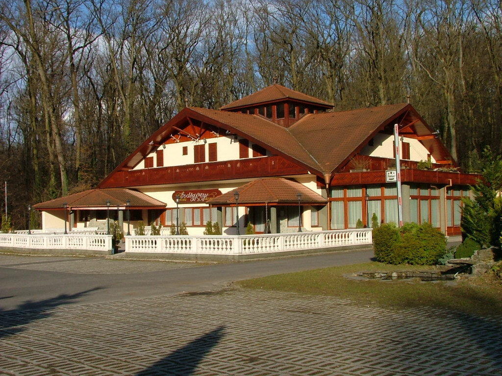 Erdogyongye Etterem Es Panzio Hotel Zalaegerszeg Exterior foto